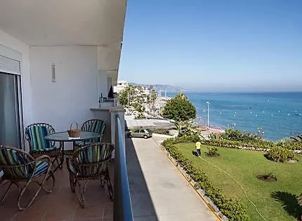 Apartamento En Nerja. Primera Linea De Playa 0*, Nerja Spanje